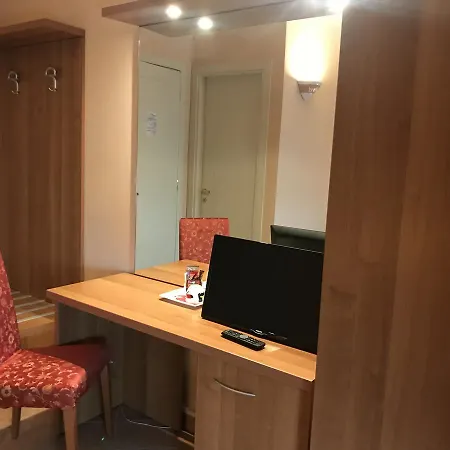 Ca' Rossa Hotel 3*