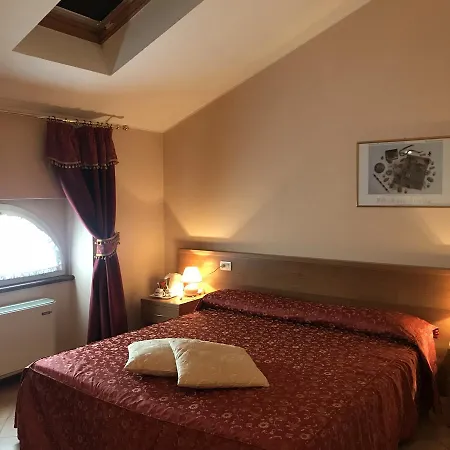 Ca' Rossa Hotel 3*